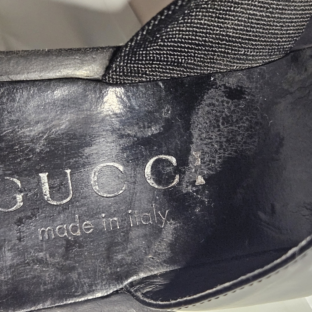 Gucci Black Patent Leather Block Heel Sandals with Elastic Strap - Picture 12 of 14